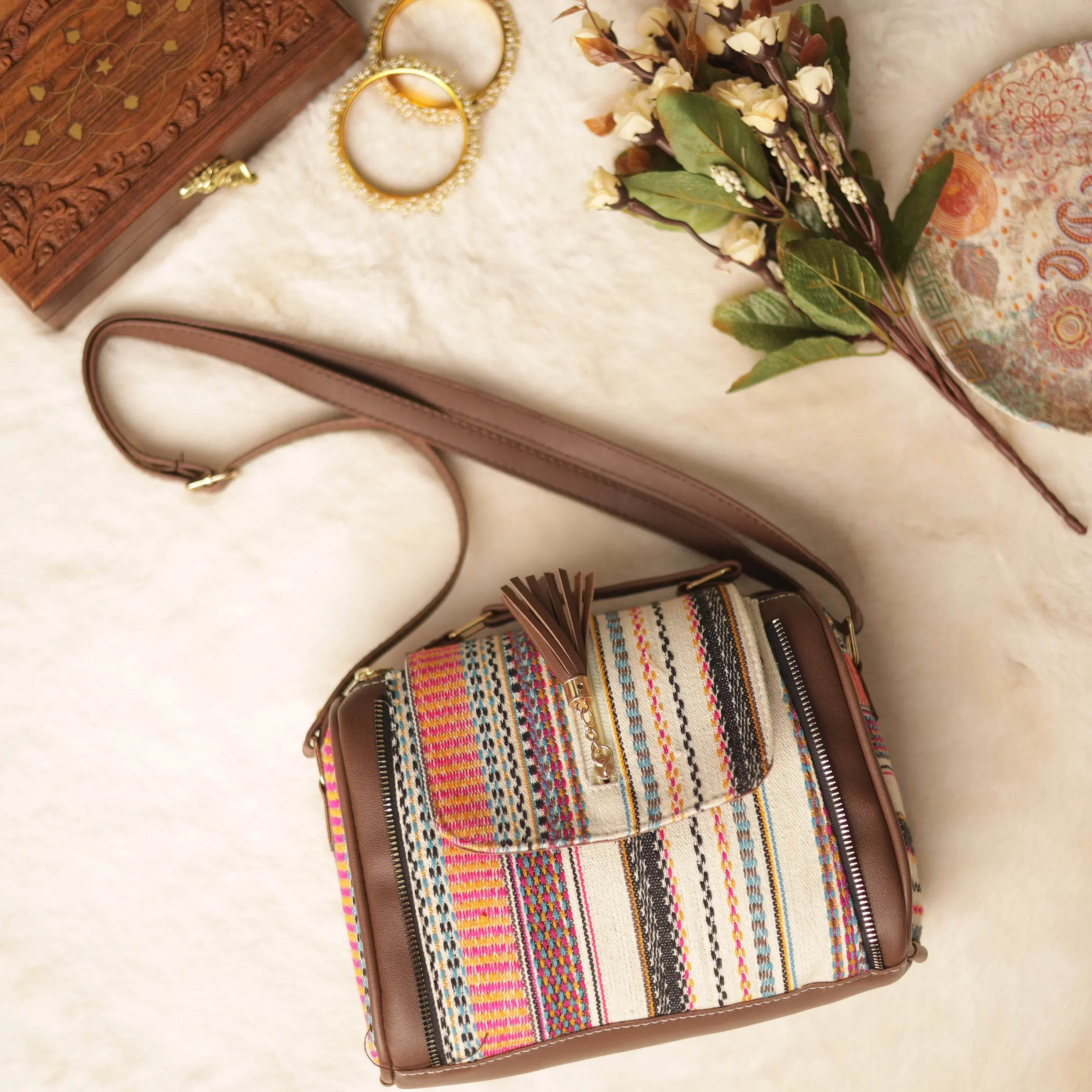 Jacquard Astrid Textured Hand Bag